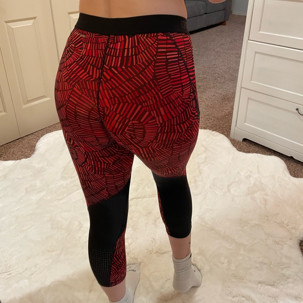 Nike Pro dri-fit workout leggings